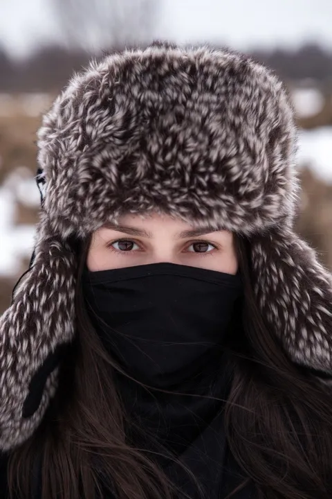 ukrainian-nomad-rescuer-in-snowy-crash