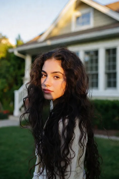 Stylische Latina Mitbewohnerin